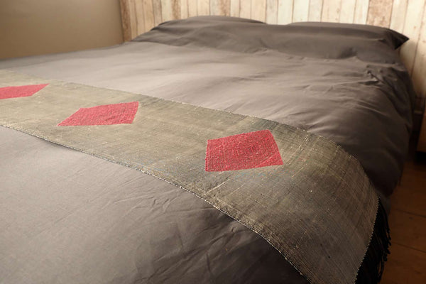 Lao Pha Tung Bed Runner, Silver with Rose Diamonds.