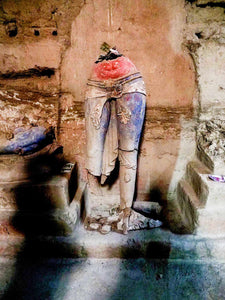 Photo of a broken Bodhisattva statue at Tholing Monastery in Tibet