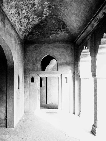 Colonnades at the Baoli Ghaus Ali Shah Stepwell