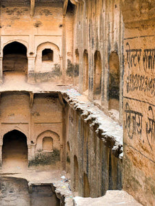 Neemrana with Grafitti, Rajasthan | Stepwell Photos