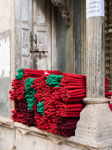 Bundles of Red Cloth, Nighttime in Ahmedabad | Photos of India