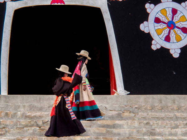 Women from Kham at Tithapuri Monastery | Photos of Tibet