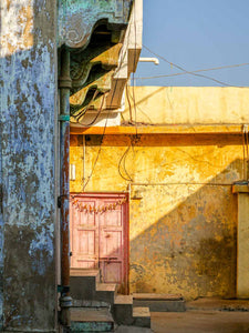 Yellow Wall, Pink Door at Wadhwan | Gujarat Photos